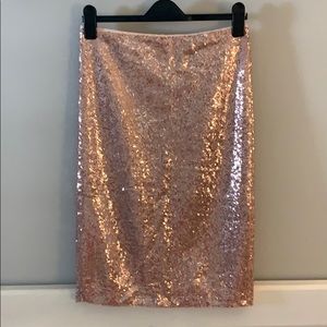 EUC Rose gold sequin pencil skirt - M